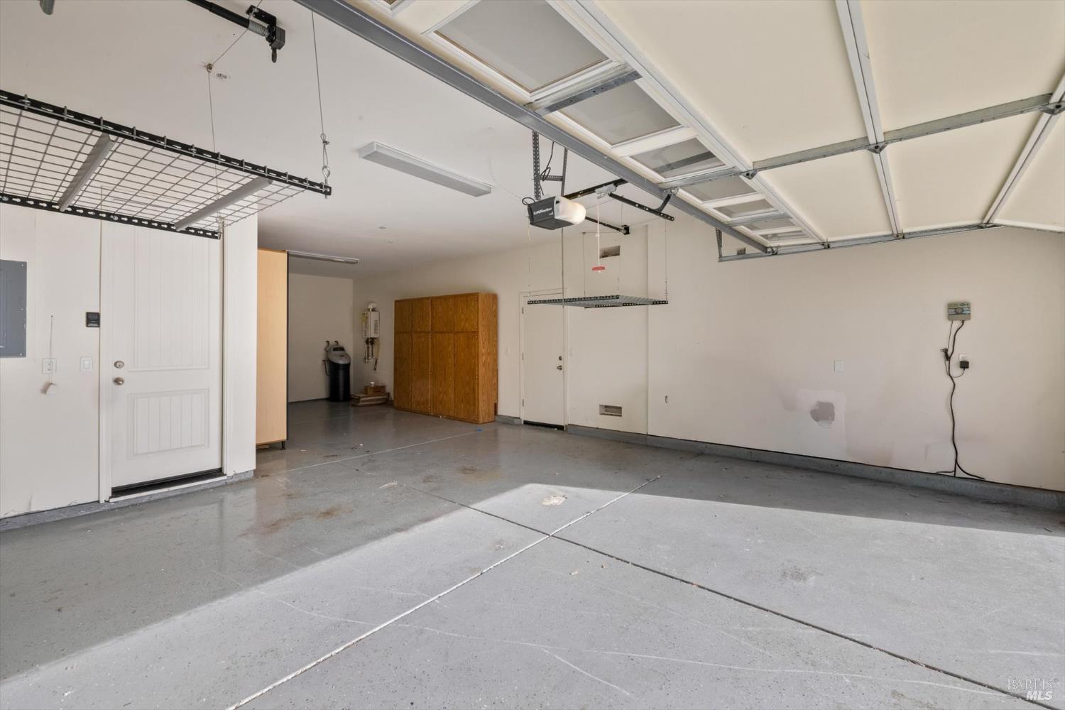 Detail Gallery Image 57 of 74 For 2036 Newcastle Dr, Vacaville,  CA 95687 - 3 Beds | 3 Baths