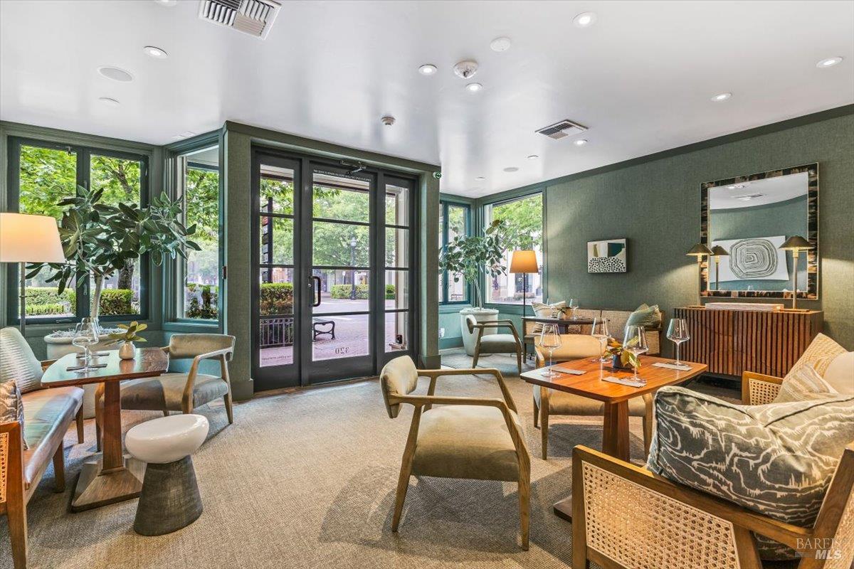 Detail Gallery Image 11 of 56 For 320 Center St, Healdsburg,  CA 95448 - – Beds | – Baths