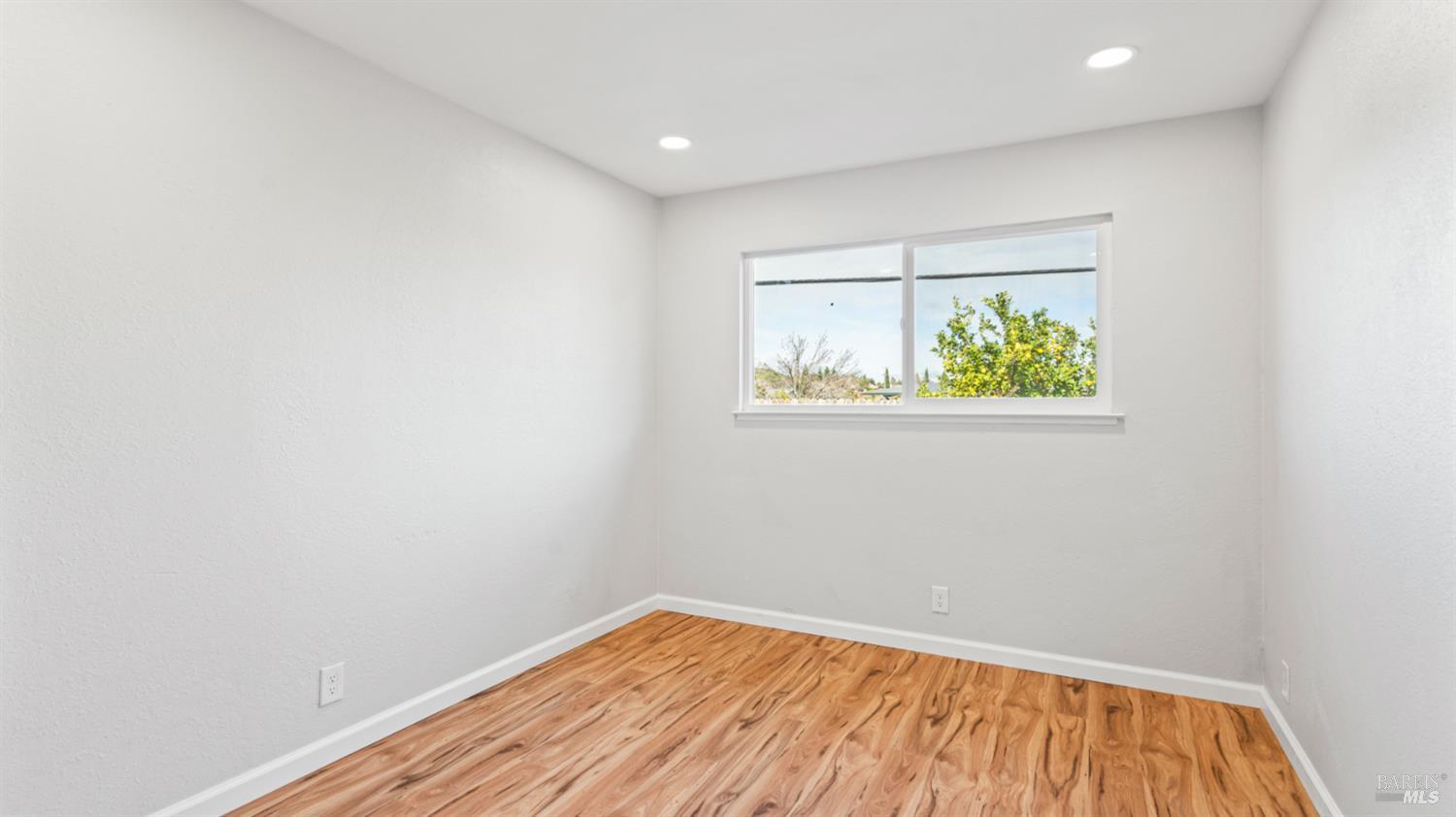 Detail Gallery Image 14 of 30 For 70 Manzanita Dr, Vacaville,  CA 95688 - 4 Beds | 2 Baths