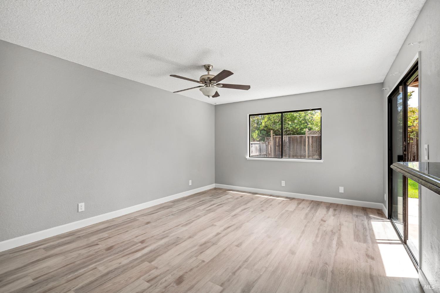 Detail Gallery Image 8 of 10 For 3148 Shetland Ct, Fairfield,  CA 94533 - 4 Beds | 2 Baths