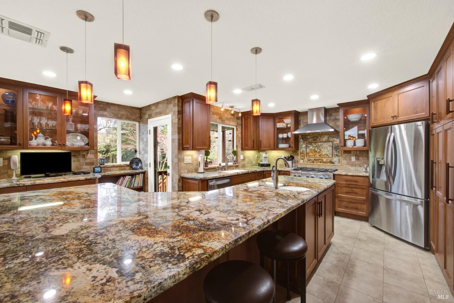 Detail Gallery Image 23 of 93 For 318 Kilgarvan Ct, Vacaville,  CA 95688 - 4 Beds | 3 Baths