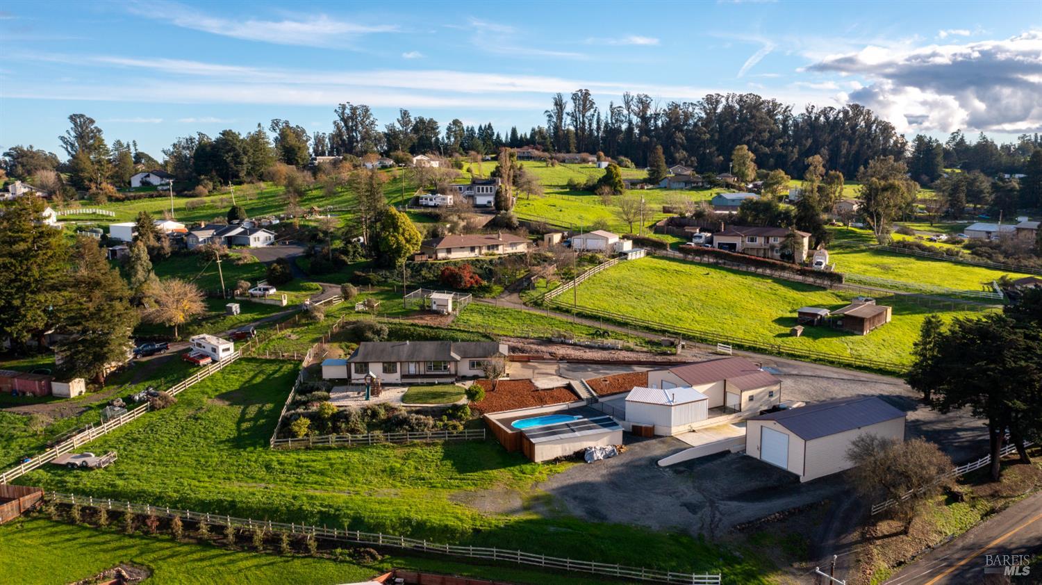 Detail Gallery Image 6 of 57 For 9130 Water Rd, Cotati,  CA 94931 - 3 Beds | 2/1 Baths