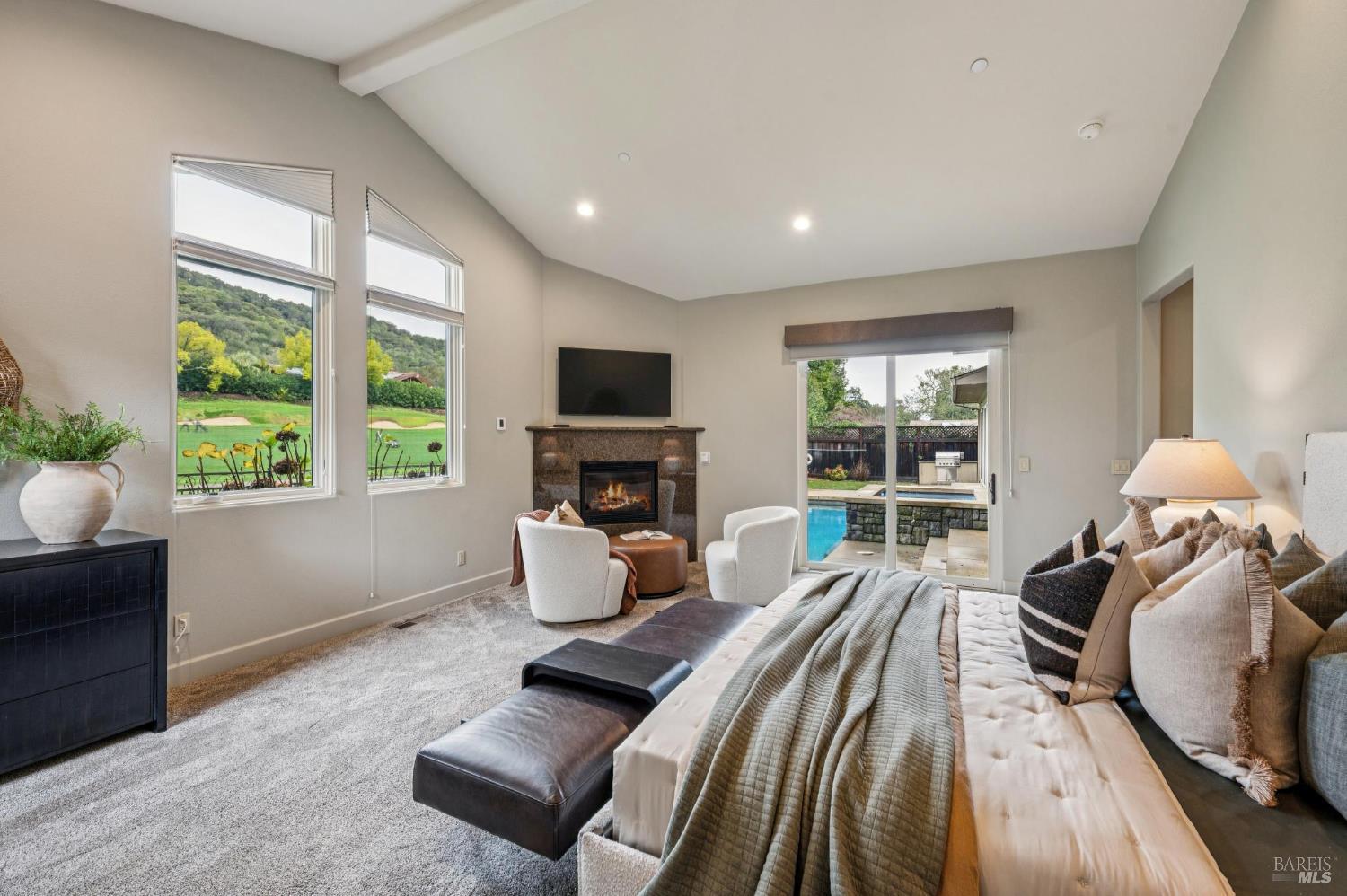 Detail Gallery Image 23 of 40 For 548 Fairway Dr, Novato,  CA 94949 - 5 Beds | 5 Baths