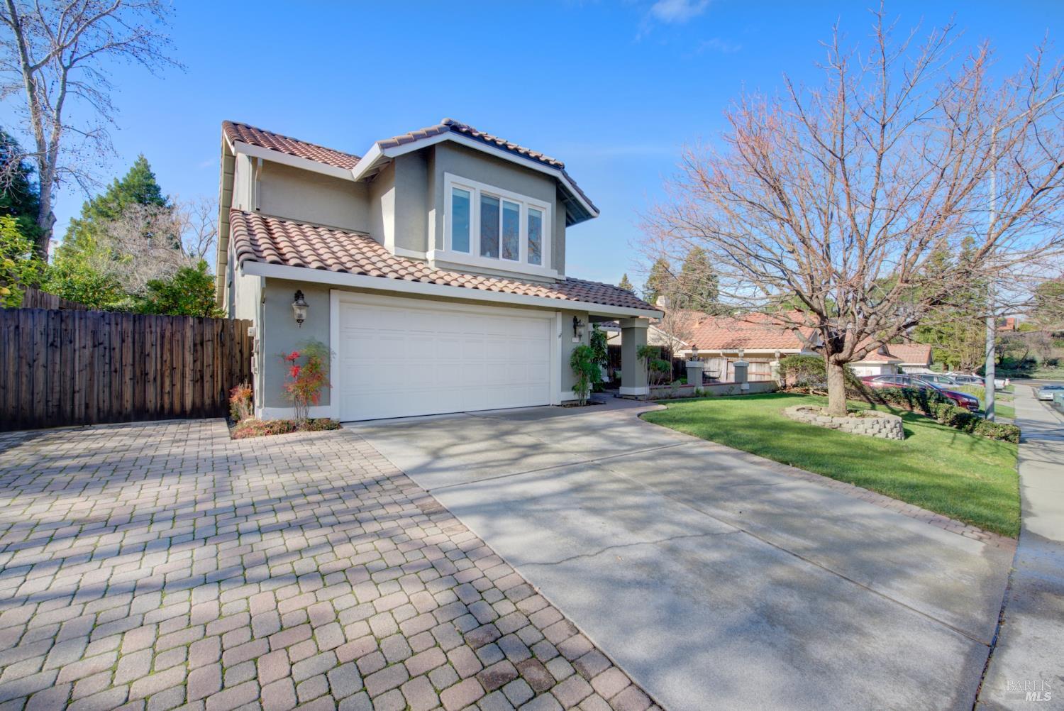 Detail Gallery Image 8 of 93 For 318 Kilgarvan Ct, Vacaville,  CA 95688 - 4 Beds | 3 Baths