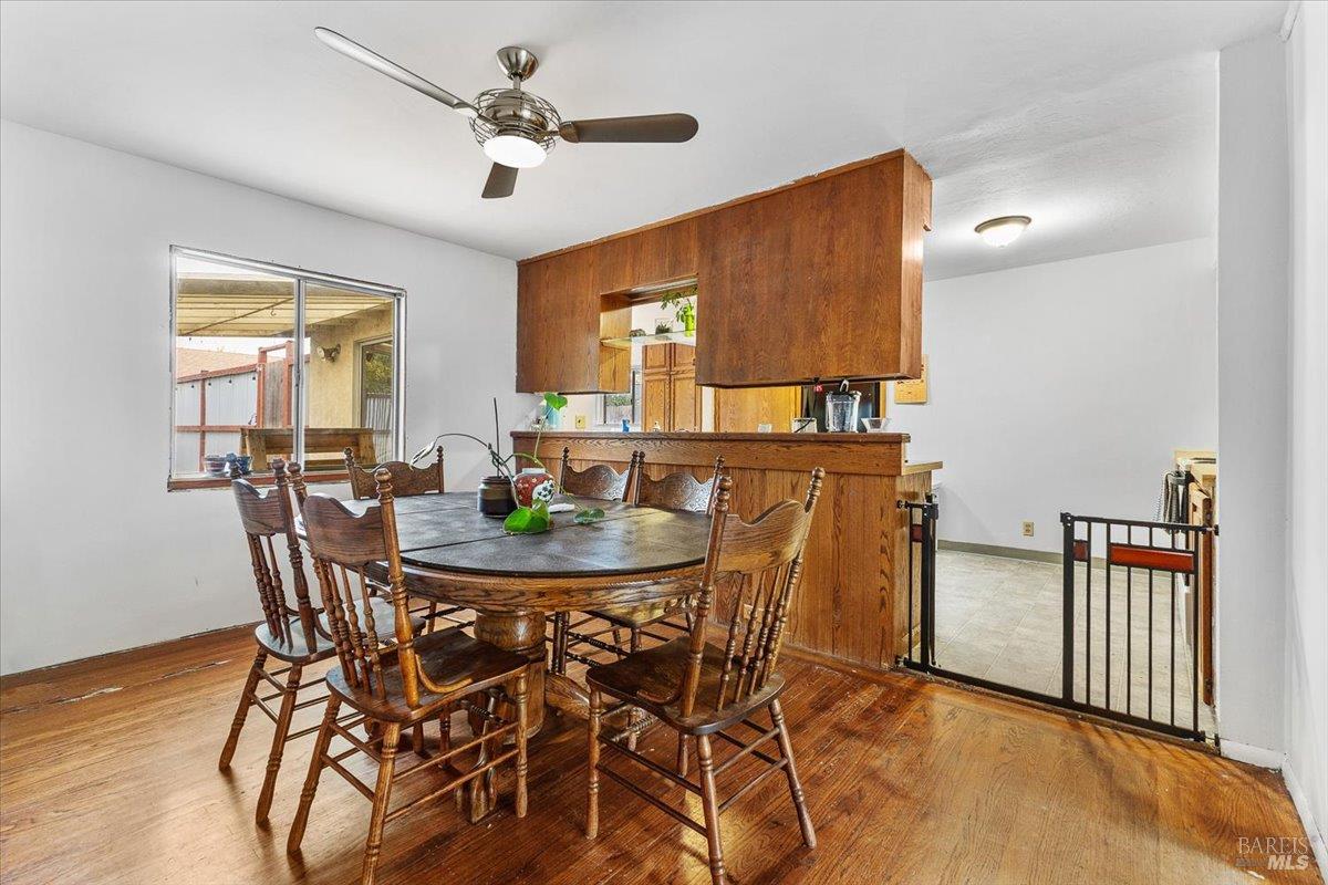 Detail Gallery Image 8 of 43 For 911 Harold Ln, Healdsburg,  CA 95448 - 3 Beds | 2 Baths