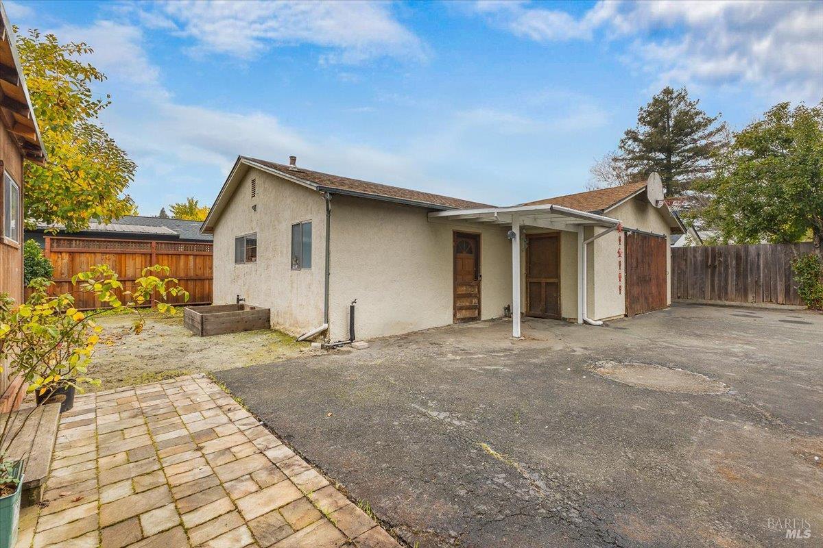 Detail Gallery Image 42 of 43 For 911 Harold Ln, Healdsburg,  CA 95448 - 3 Beds | 2 Baths