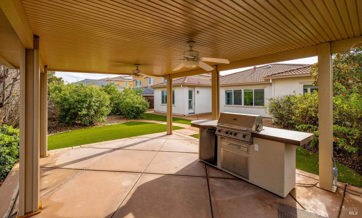 Detail Gallery Image 62 of 74 For 2036 Newcastle Dr, Vacaville,  CA 95687 - 3 Beds | 3 Baths