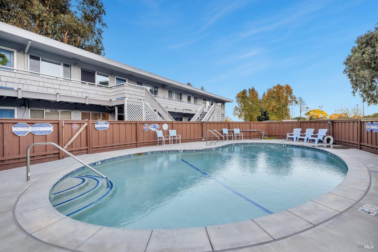 Detail Gallery Image 15 of 25 For 61 Pixley Ave #3,  Corte Madera,  CA 94925 - 2 Beds | 1 Baths