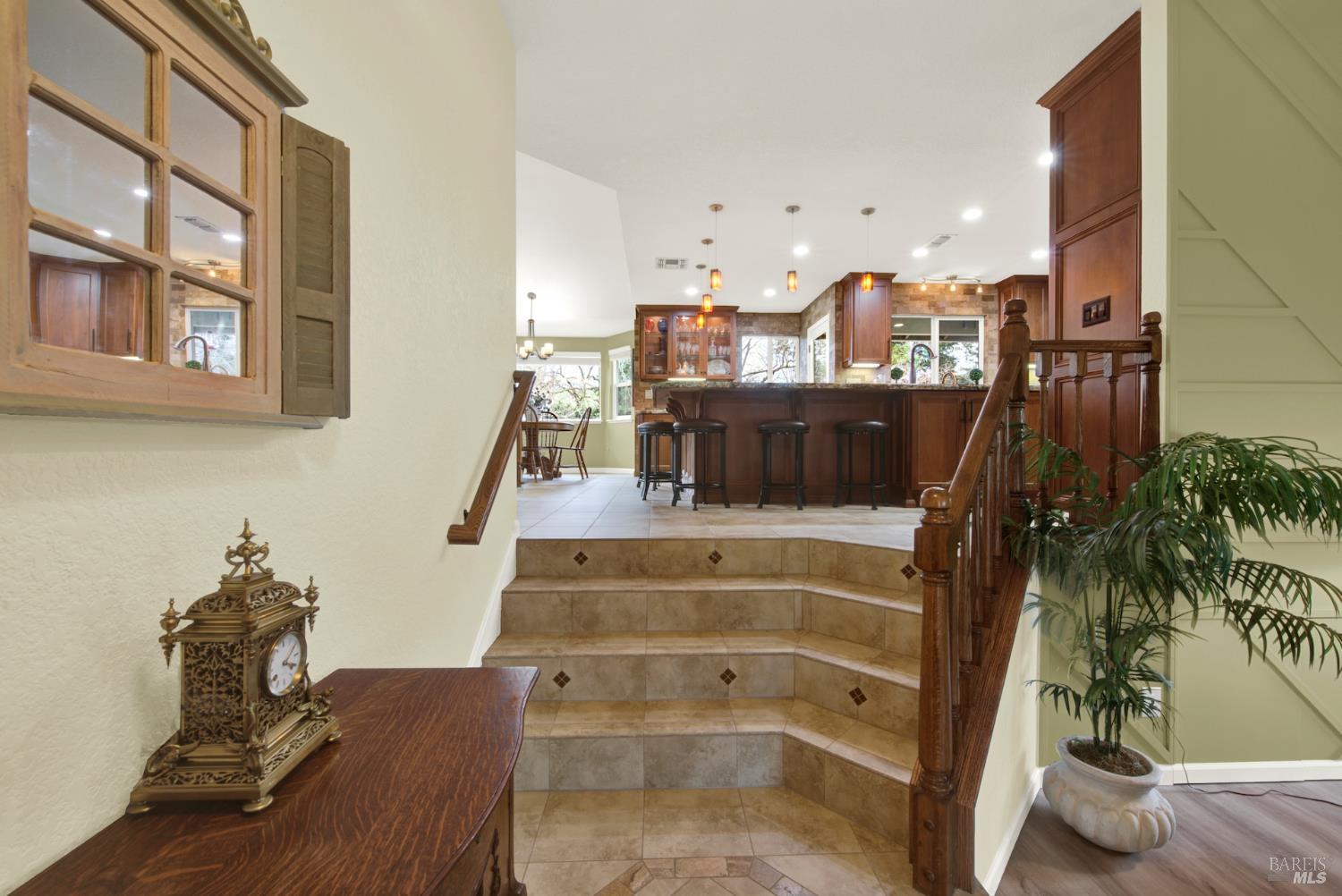 Detail Gallery Image 17 of 93 For 318 Kilgarvan Ct, Vacaville,  CA 95688 - 4 Beds | 3 Baths