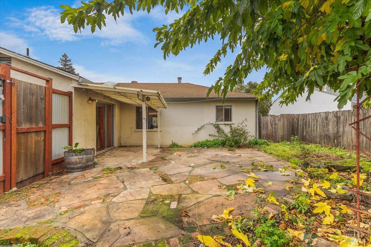 Detail Gallery Image 38 of 43 For 911 Harold Ln, Healdsburg,  CA 95448 - 3 Beds | 2 Baths