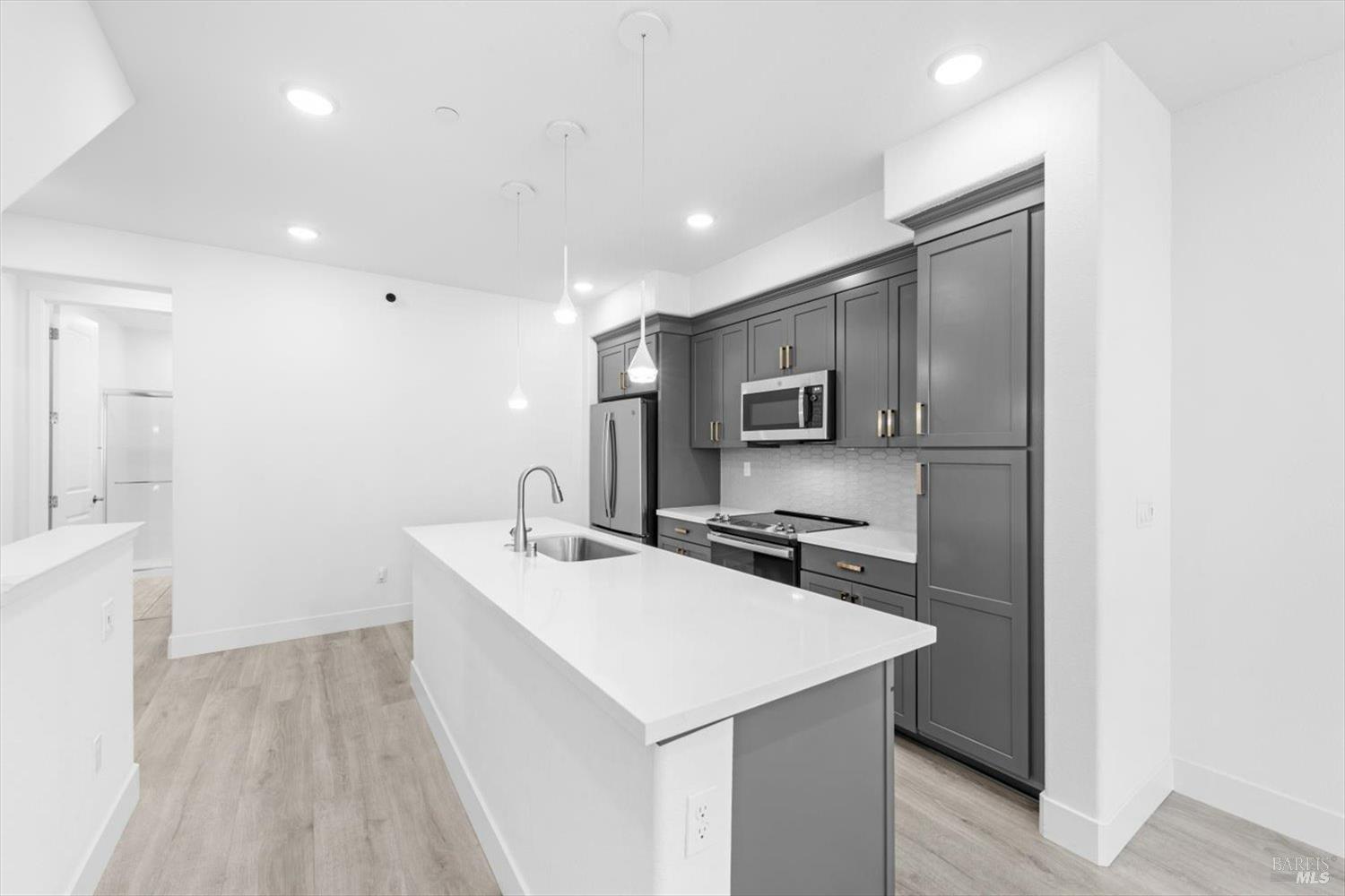 Detail Gallery Image 7 of 24 For 339 Pear Tree Ter #C,  Napa,  CA 94558 - 3 Beds | 3 Baths