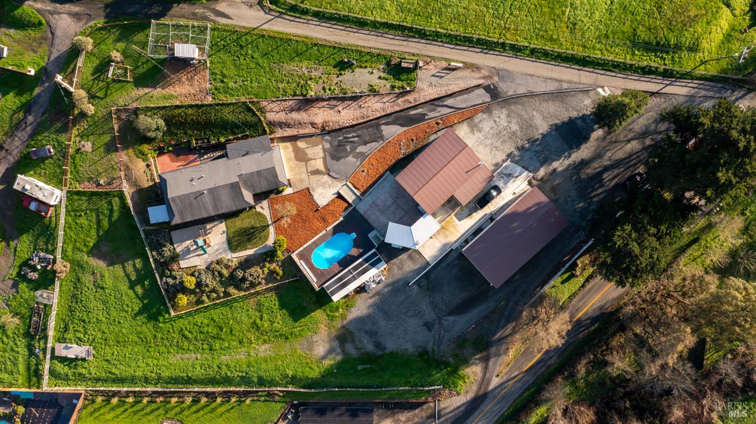 Detail Gallery Image 10 of 57 For 9130 Water Rd, Cotati,  CA 94931 - 3 Beds | 2/1 Baths