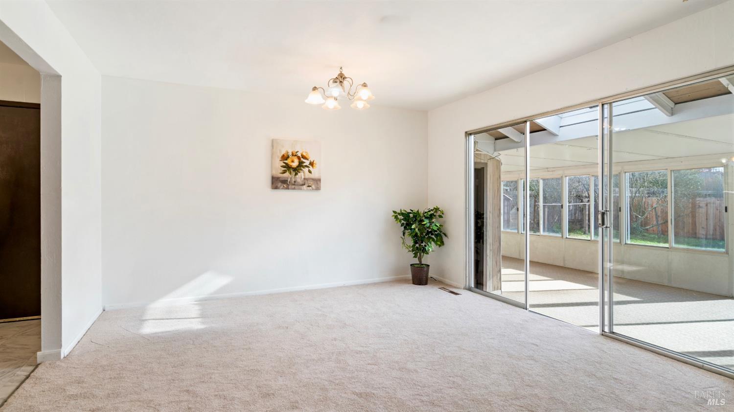 Detail Gallery Image 8 of 34 For 1680 Russell Ave, Santa Rosa,  CA 95403 - 4 Beds | 3 Baths