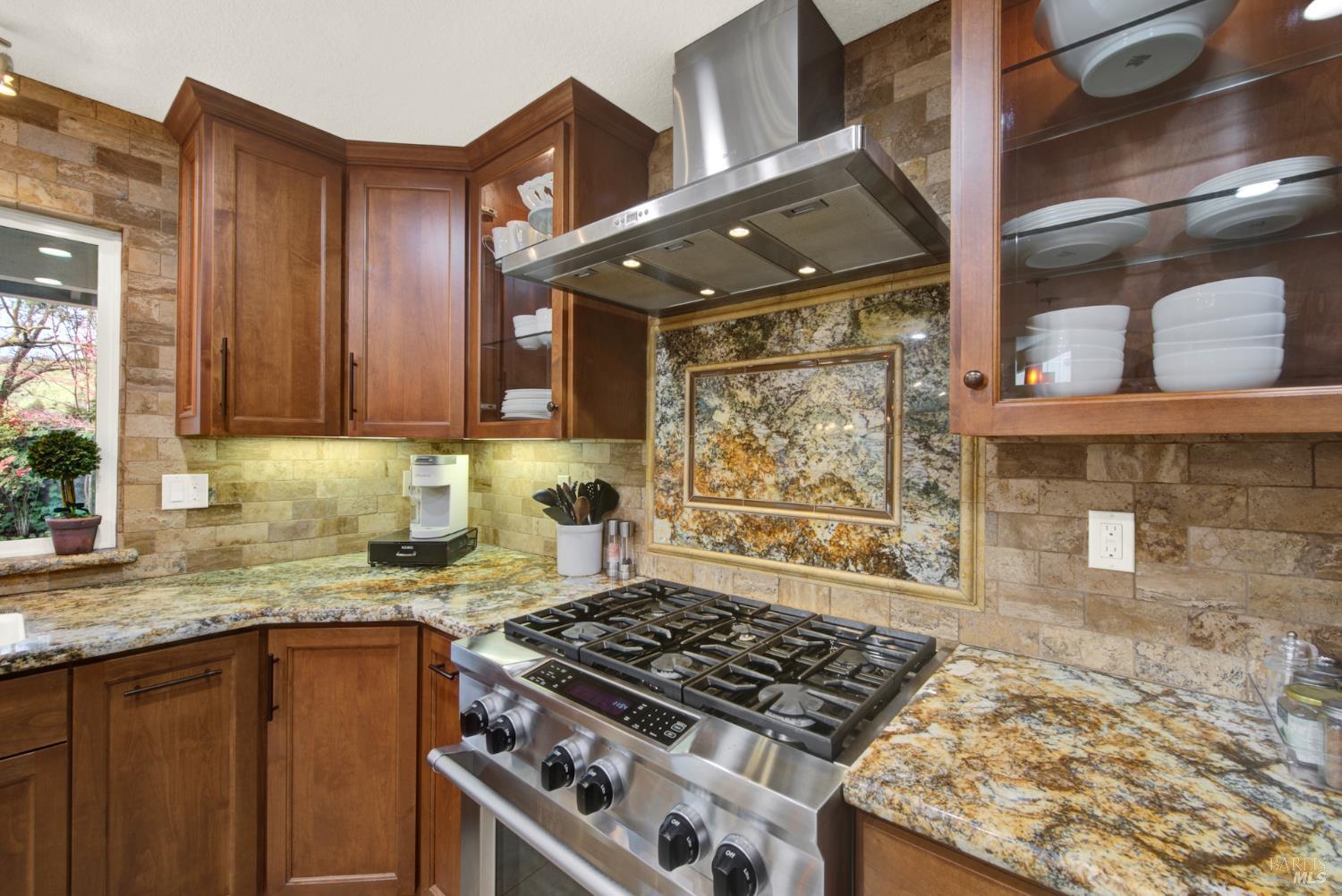 Detail Gallery Image 32 of 93 For 318 Kilgarvan Ct, Vacaville,  CA 95688 - 4 Beds | 3 Baths