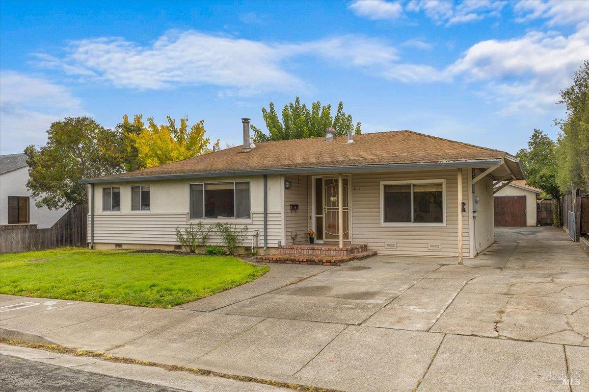 Detail Gallery Image 3 of 43 For 911 Harold Ln, Healdsburg,  CA 95448 - 3 Beds | 2 Baths