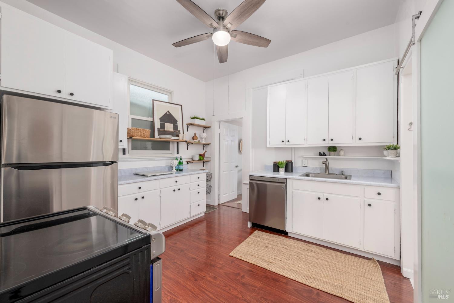 Detail Gallery Image 9 of 29 For 619 B St, San Rafael,  CA 94901 - 2 Beds | 1 Baths