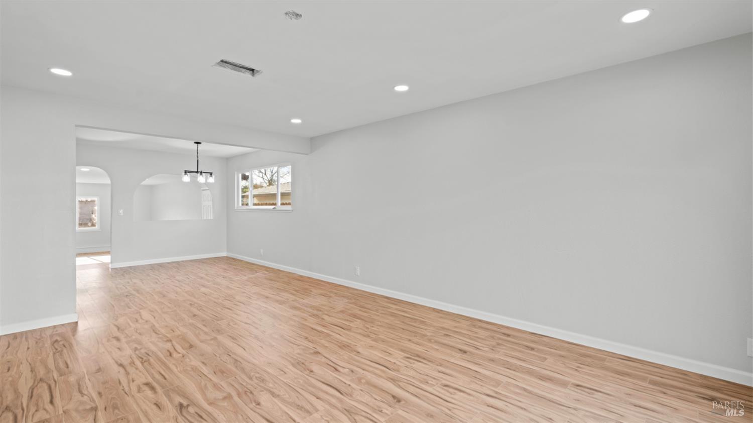 Detail Gallery Image 9 of 30 For 70 Manzanita Dr, Vacaville,  CA 95688 - 4 Beds | 2 Baths