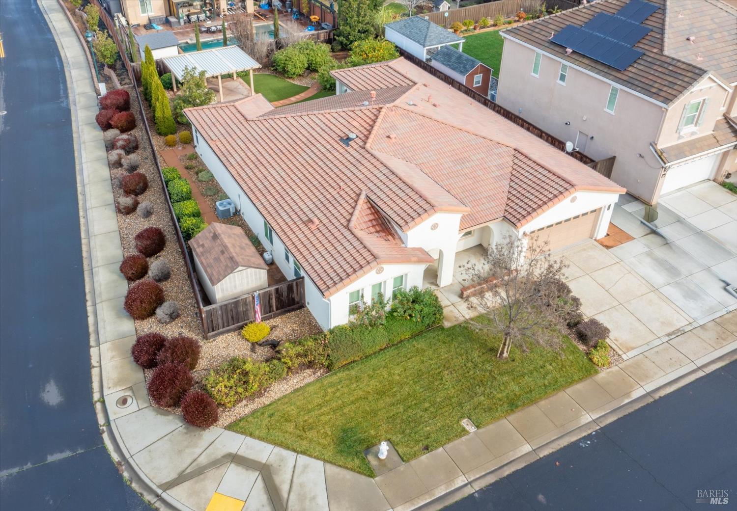 Detail Gallery Image 73 of 74 For 2036 Newcastle Dr, Vacaville,  CA 95687 - 3 Beds | 3 Baths