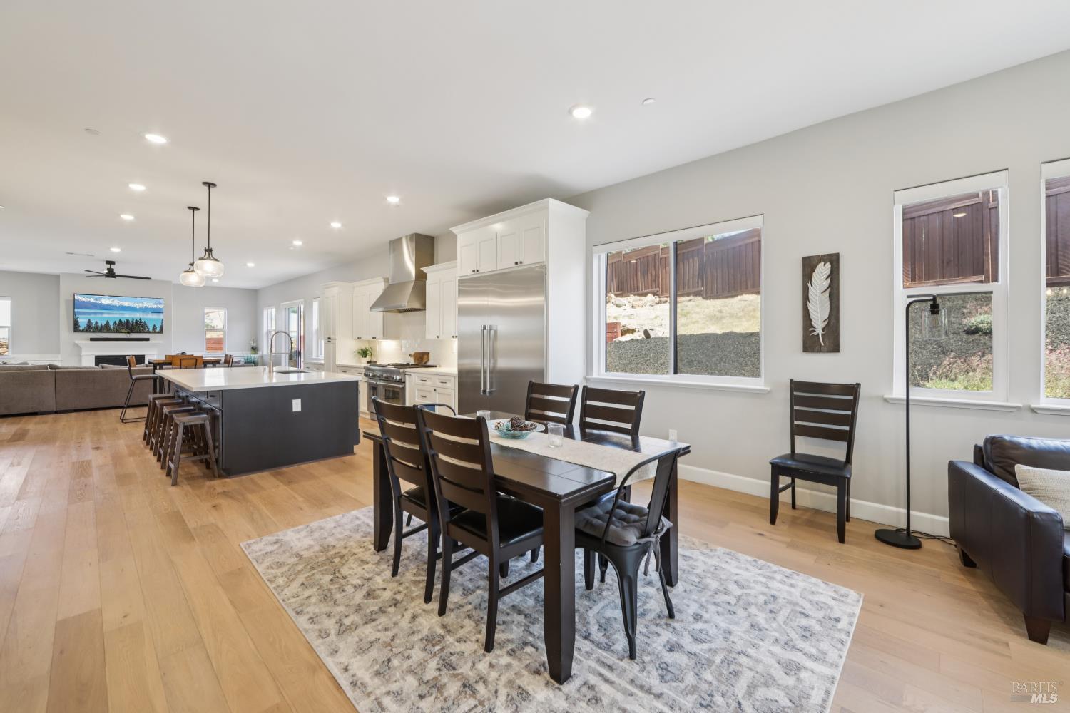 Detail Gallery Image 5 of 50 For 3675 Wyndemere Cir, Santa Rosa,  CA 95403 - 3 Beds | 3 Baths