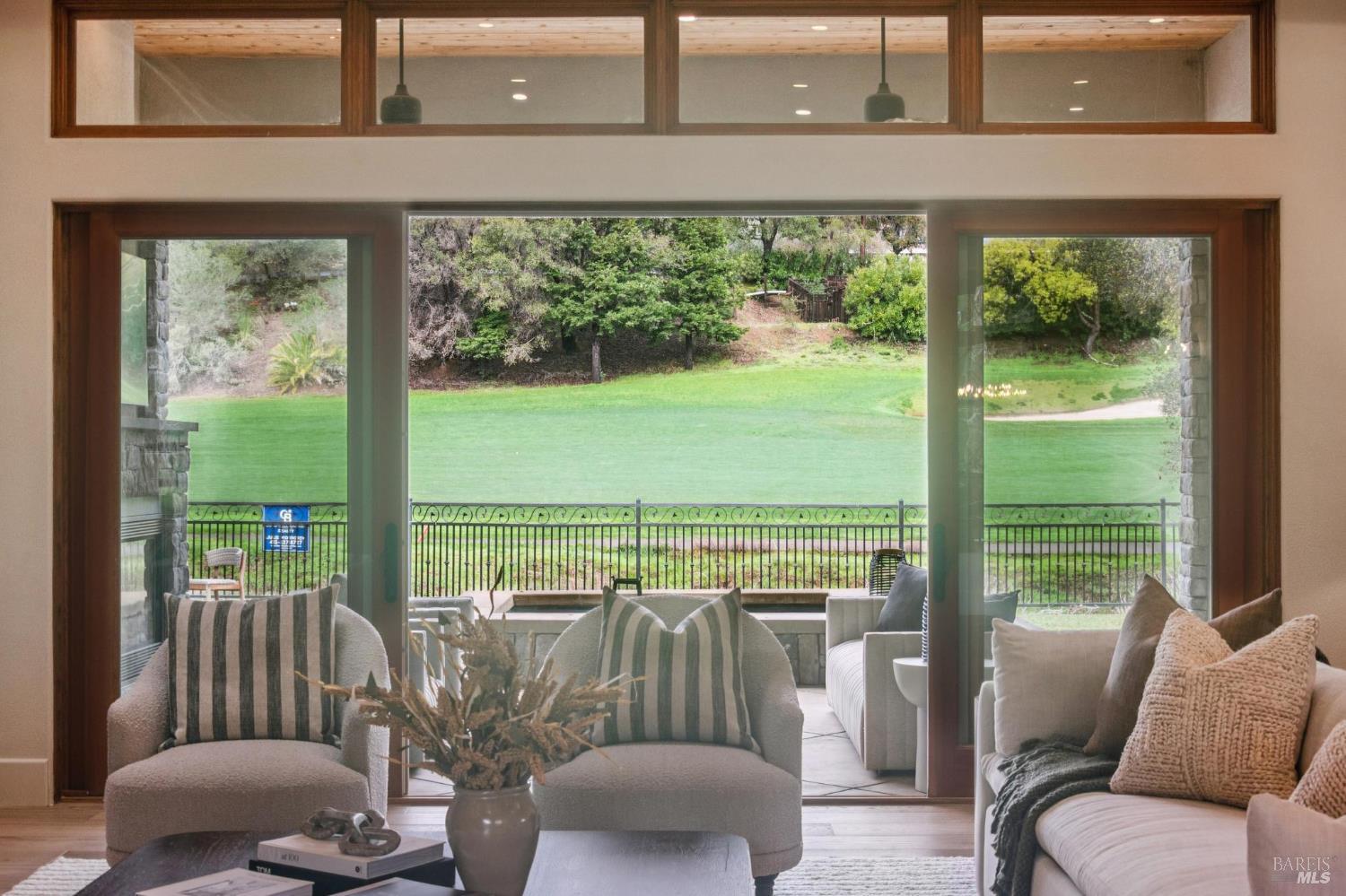 Detail Gallery Image 6 of 40 For 548 Fairway Dr, Novato,  CA 94949 - 5 Beds | 5 Baths