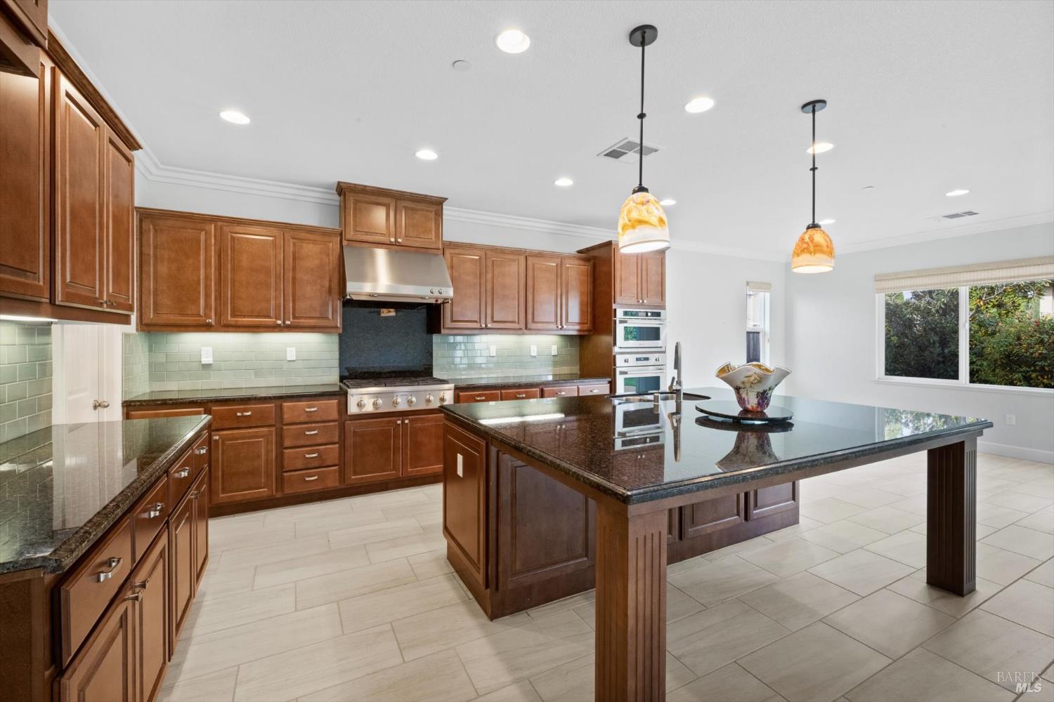 Detail Gallery Image 42 of 74 For 2036 Newcastle Dr, Vacaville,  CA 95687 - 3 Beds | 3 Baths