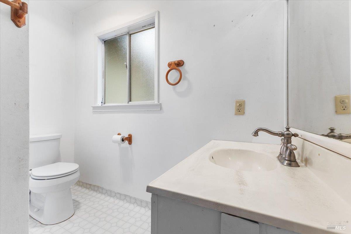 Detail Gallery Image 35 of 43 For 911 Harold Ln, Healdsburg,  CA 95448 - 3 Beds | 2 Baths