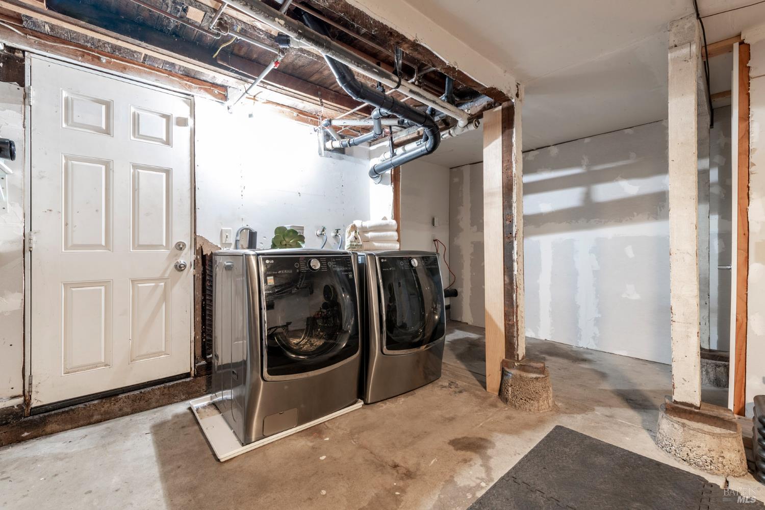 Detail Gallery Image 23 of 29 For 619 B St, San Rafael,  CA 94901 - 2 Beds | 1 Baths