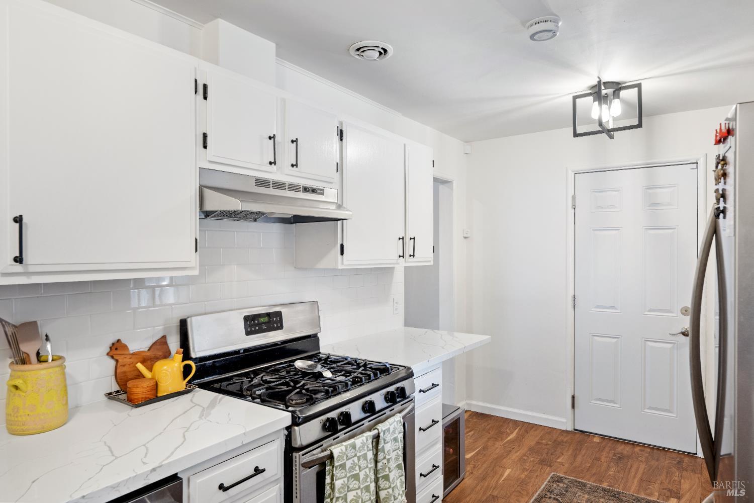 Detail Gallery Image 21 of 43 For 337 Bettencourt St, Sonoma,  CA 95476 - 3 Beds | 2 Baths