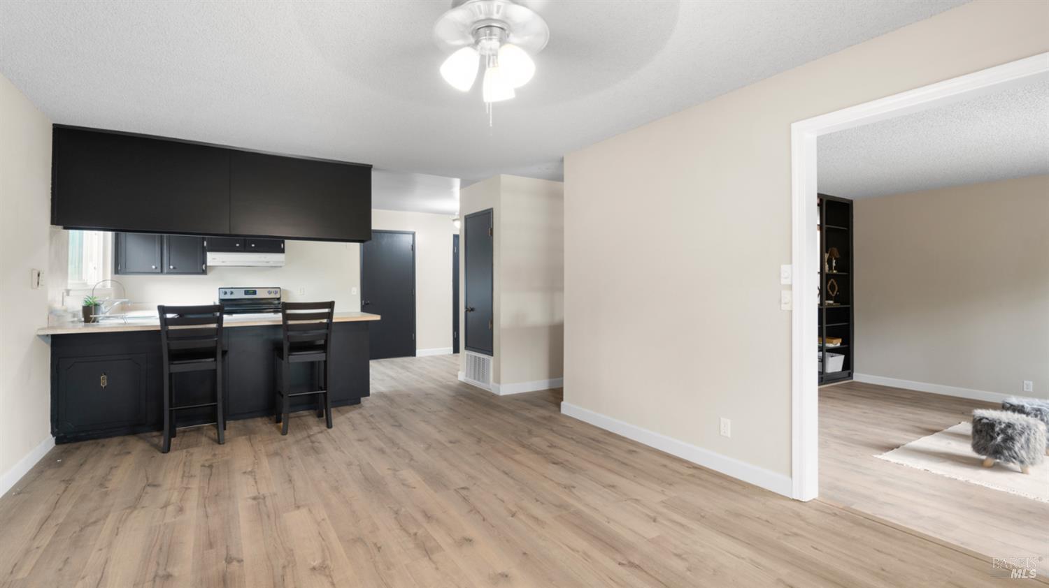 Detail Gallery Image 11 of 26 For 257 Holly Dr, Fairfield,  CA 94533 - 3 Beds | 2 Baths