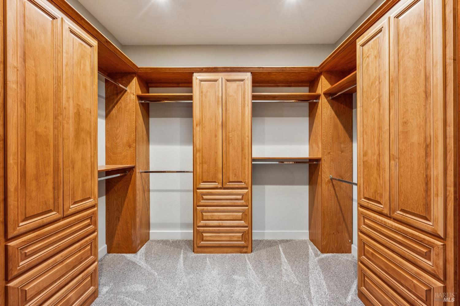 Detail Gallery Image 24 of 40 For 548 Fairway Dr, Novato,  CA 94949 - 5 Beds | 5 Baths