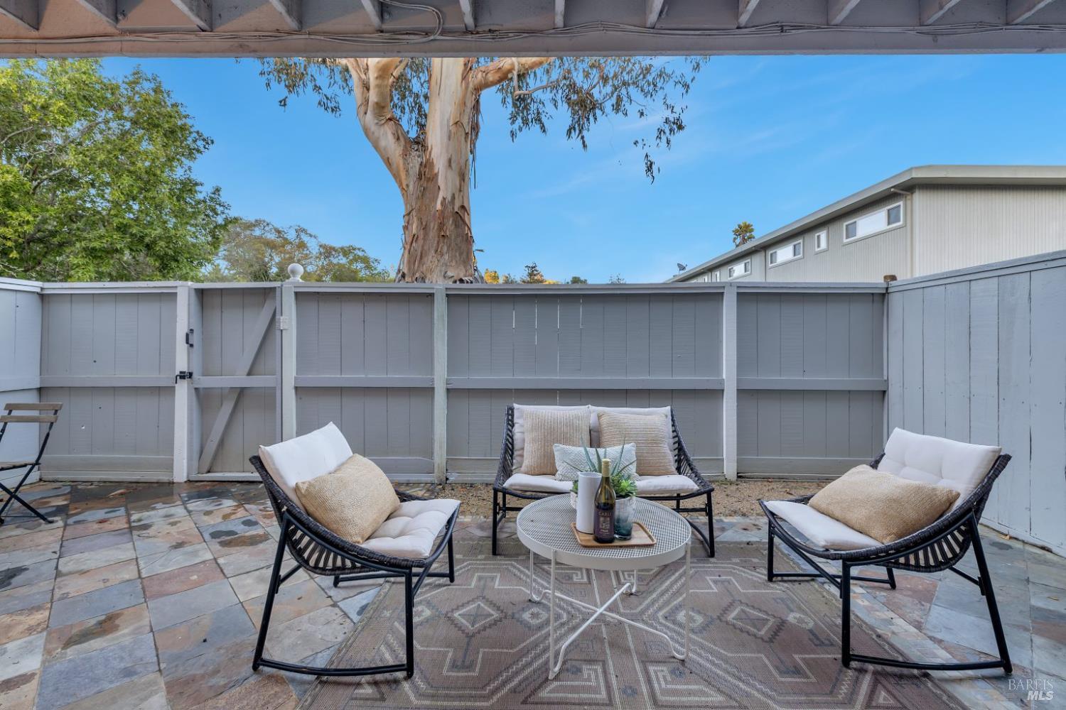 Detail Gallery Image 12 of 25 For 61 Pixley Ave #3,  Corte Madera,  CA 94925 - 2 Beds | 1 Baths