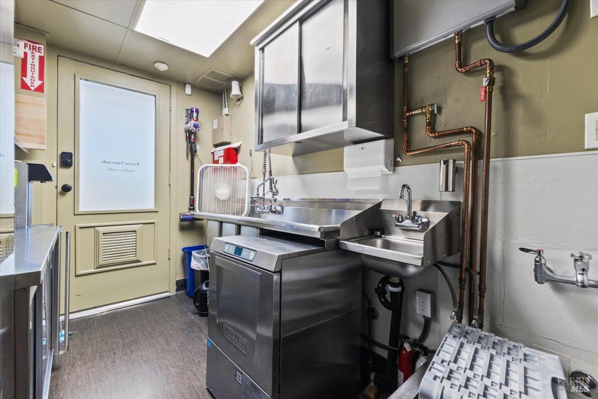 Detail Gallery Image 27 of 56 For 320 Center St, Healdsburg,  CA 95448 - – Beds | – Baths