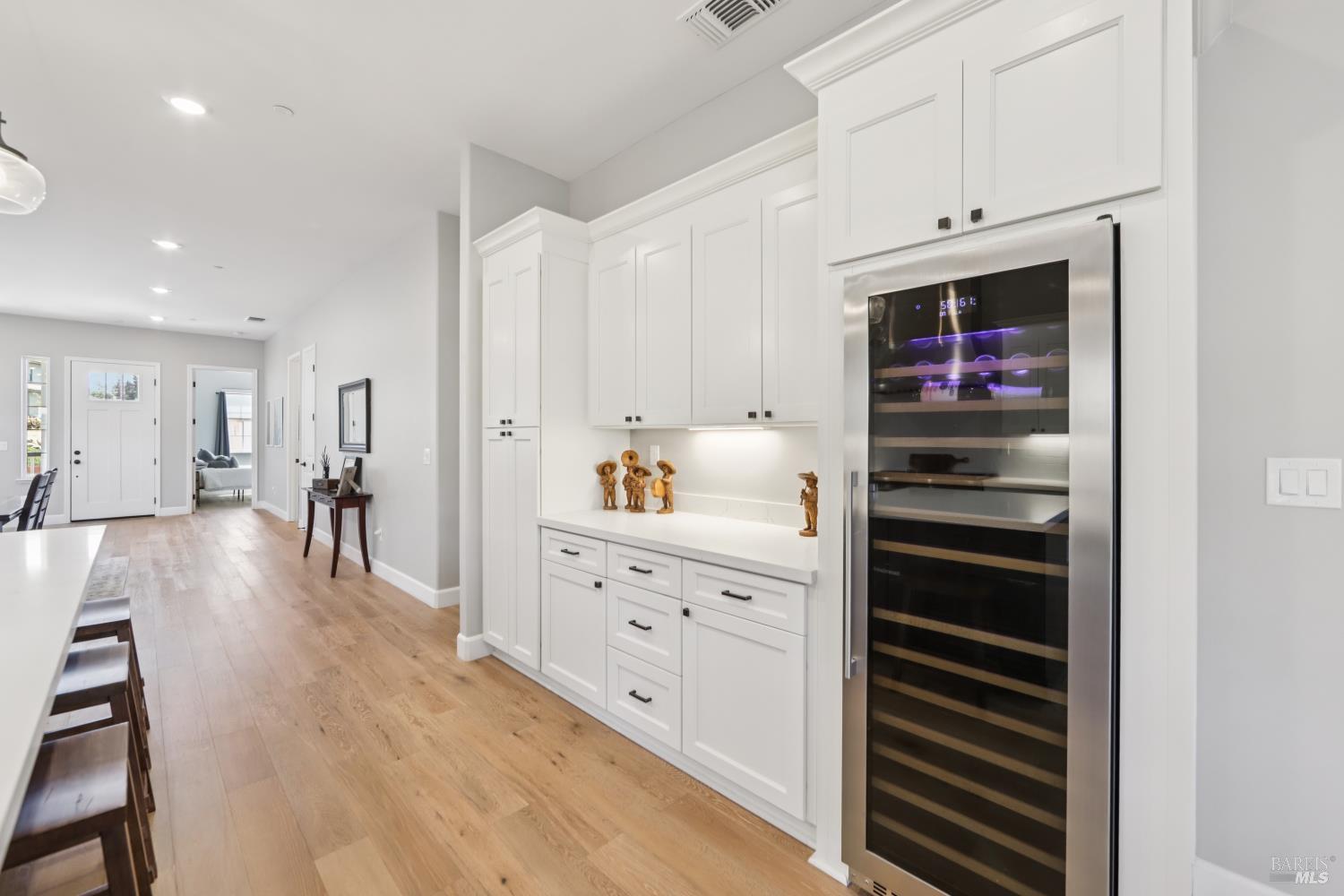 Detail Gallery Image 14 of 50 For 3675 Wyndemere Cir, Santa Rosa,  CA 95403 - 3 Beds | 3 Baths