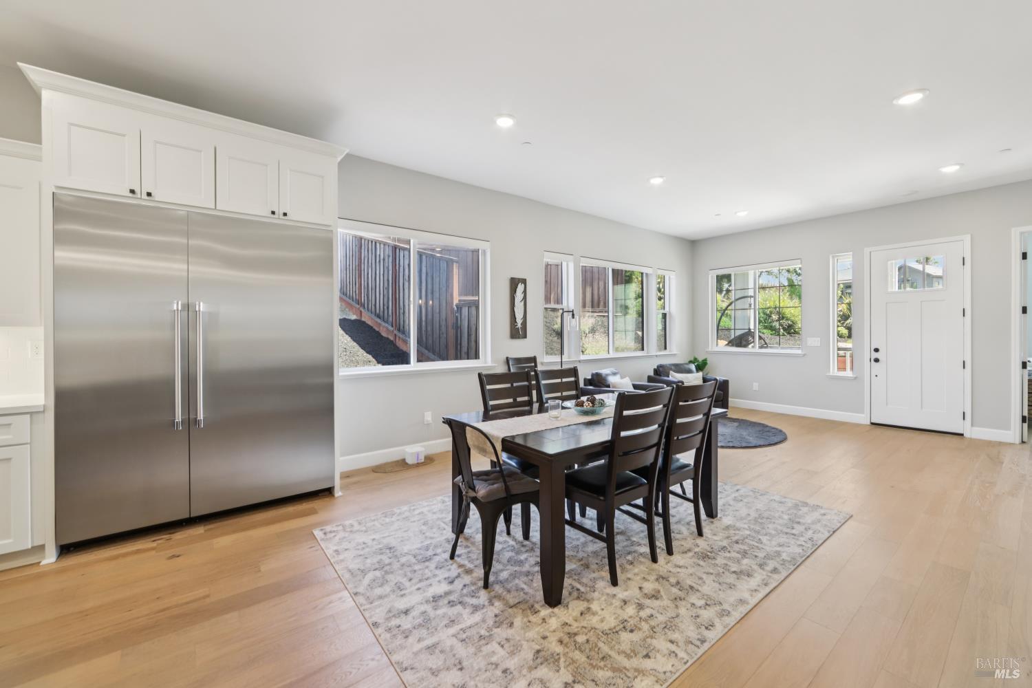 Detail Gallery Image 8 of 50 For 3675 Wyndemere Cir, Santa Rosa,  CA 95403 - 3 Beds | 3 Baths