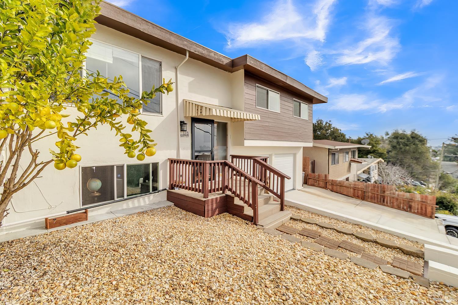 Detail Gallery Image 3 of 55 For 178 Baxter St, Vallejo,  CA 94590 - 3 Beds | 2 Baths