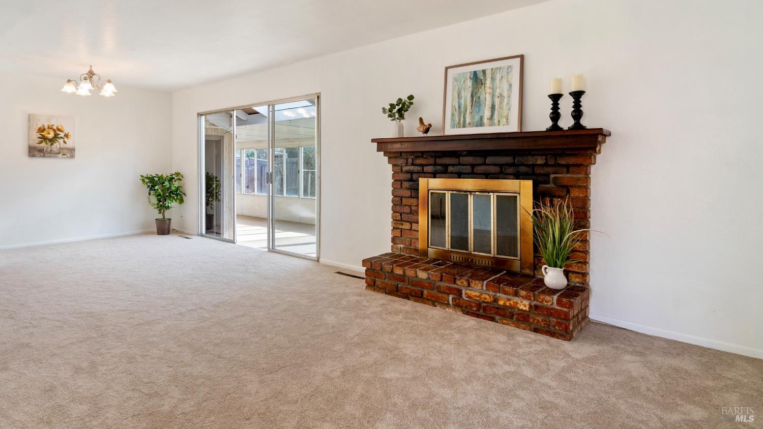 Detail Gallery Image 7 of 34 For 1680 Russell Ave, Santa Rosa,  CA 95403 - 4 Beds | 3 Baths