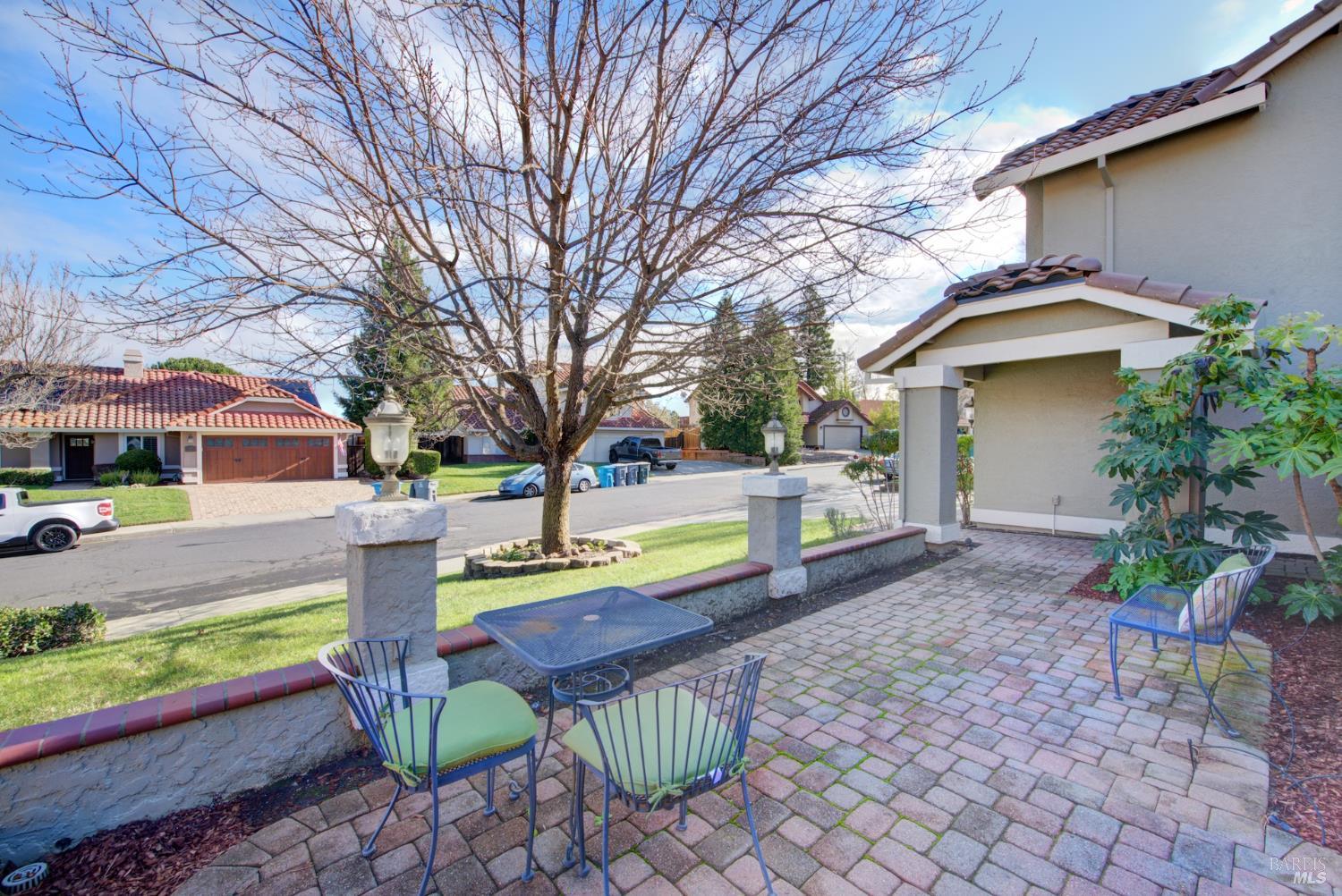 Detail Gallery Image 14 of 93 For 318 Kilgarvan Ct, Vacaville,  CA 95688 - 4 Beds | 3 Baths