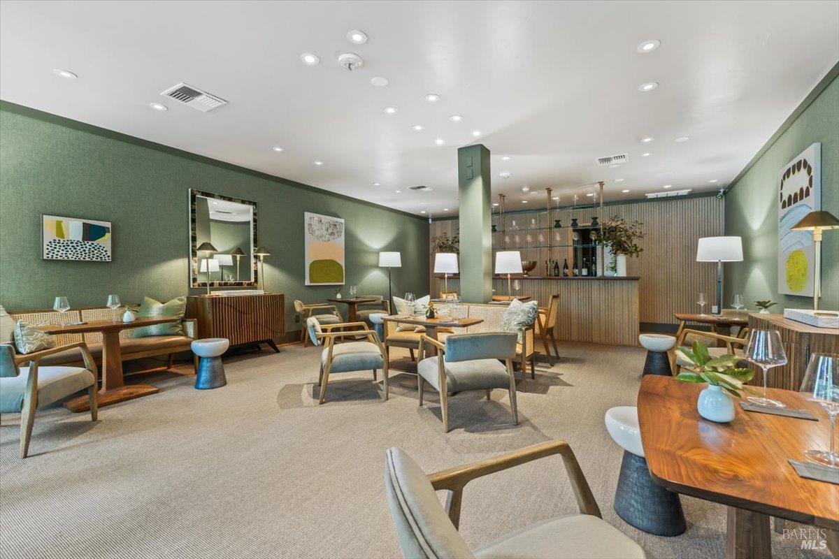 Detail Gallery Image 10 of 56 For 320 Center St, Healdsburg,  CA 95448 - – Beds | – Baths