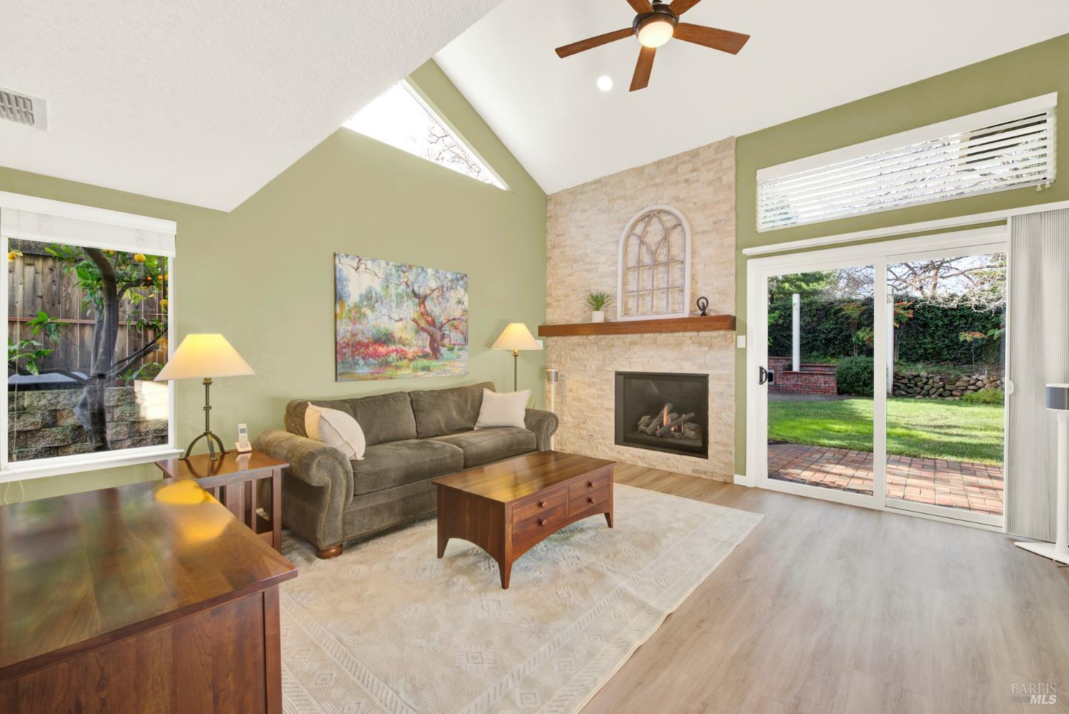 Detail Gallery Image 45 of 93 For 318 Kilgarvan Ct, Vacaville,  CA 95688 - 4 Beds | 3 Baths