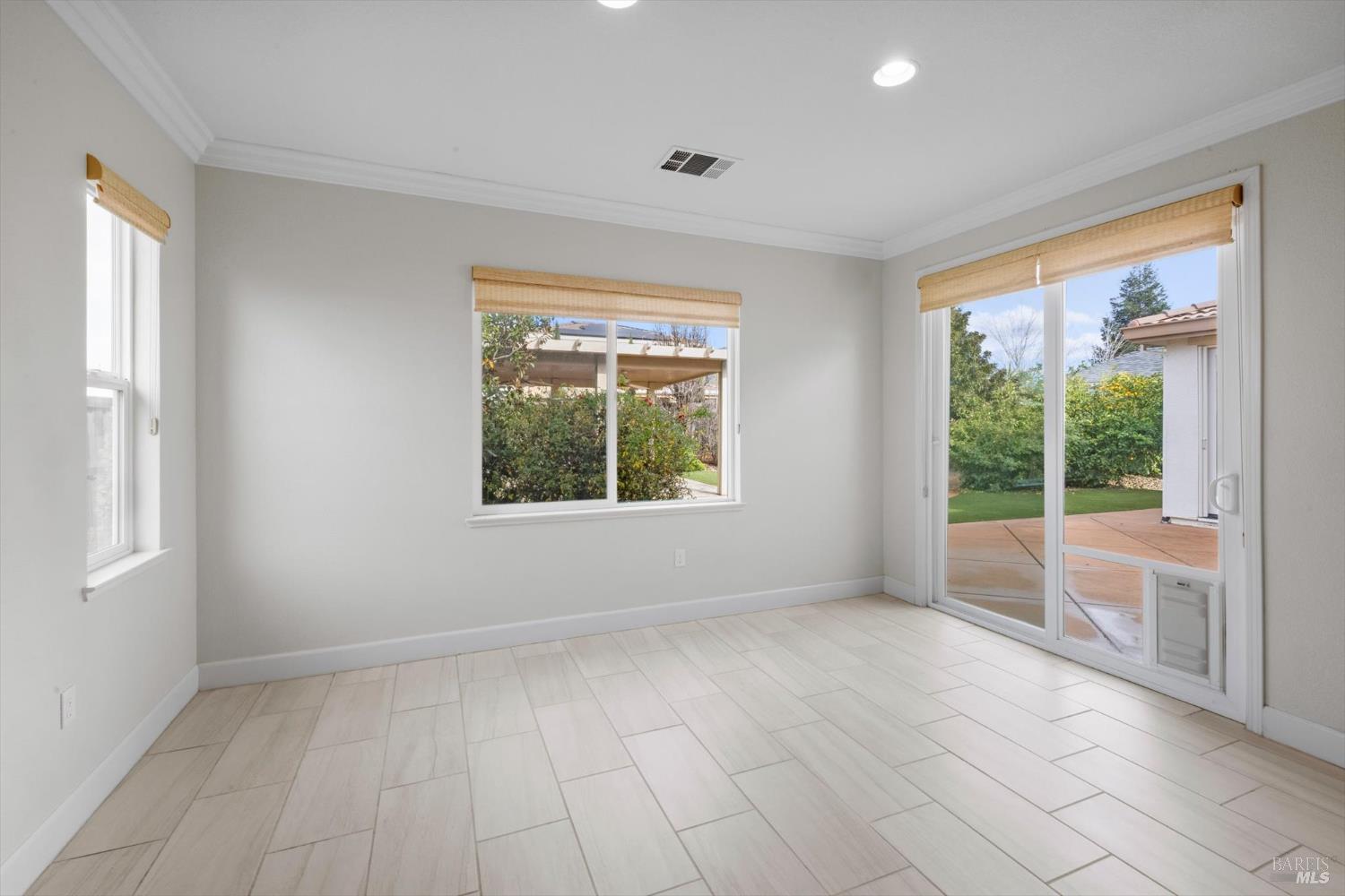 Detail Gallery Image 56 of 74 For 2036 Newcastle Dr, Vacaville,  CA 95687 - 3 Beds | 3 Baths