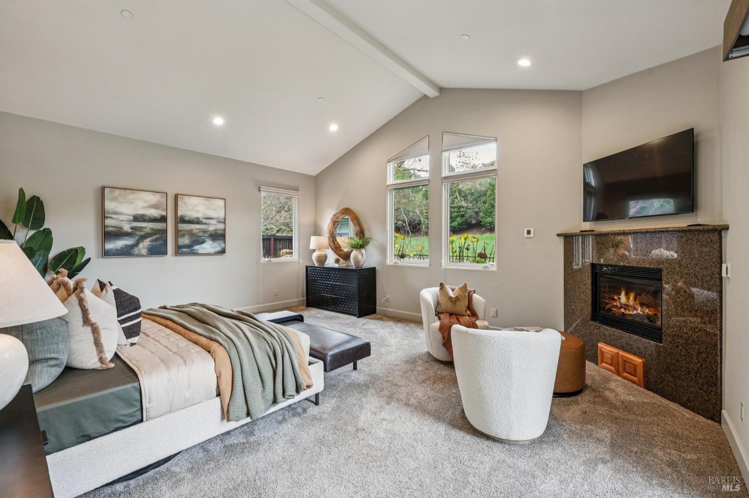 Detail Gallery Image 22 of 40 For 548 Fairway Dr, Novato,  CA 94949 - 5 Beds | 5 Baths