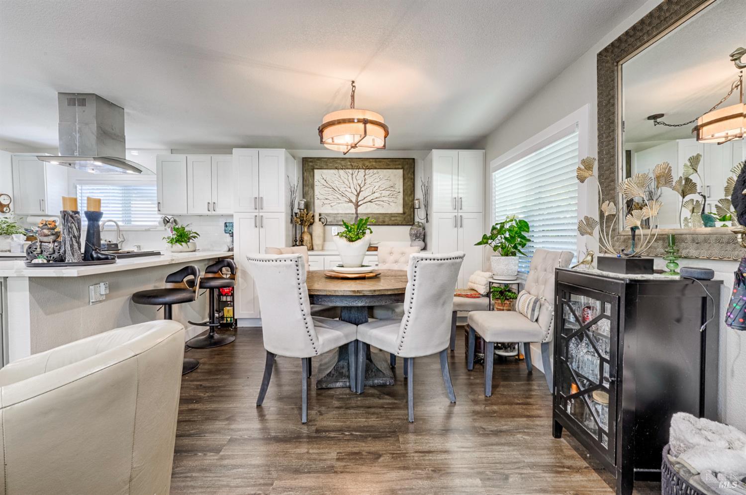 Detail Gallery Image 7 of 26 For 211 Apple Ln, Rohnert Park,  CA 94928 - 2 Beds | 2 Baths