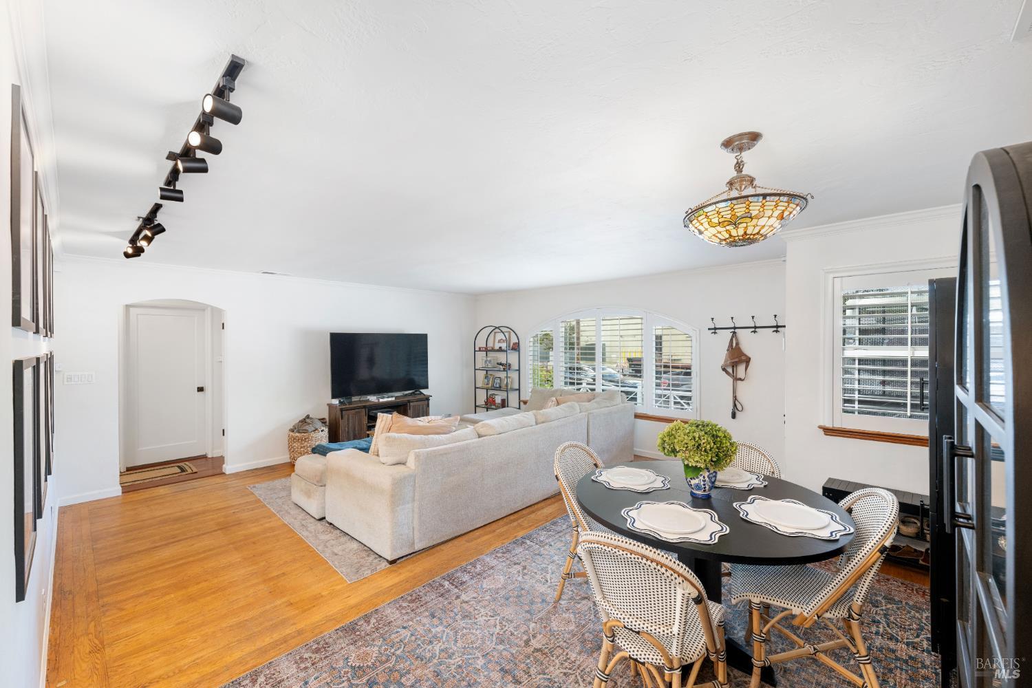 Detail Gallery Image 6 of 43 For 337 Bettencourt St, Sonoma,  CA 95476 - 3 Beds | 2 Baths