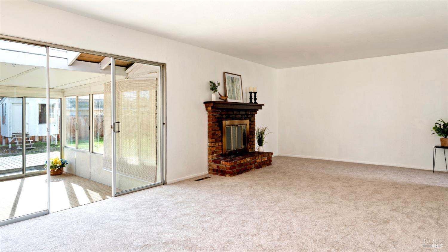 Detail Gallery Image 15 of 34 For 1680 Russell Ave, Santa Rosa,  CA 95403 - 4 Beds | 3 Baths