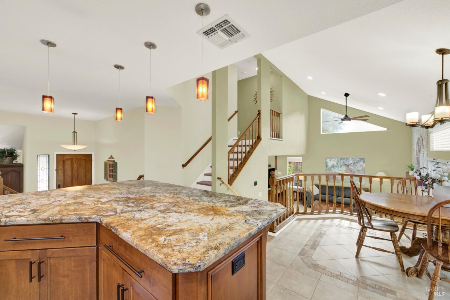 Detail Gallery Image 35 of 93 For 318 Kilgarvan Ct, Vacaville,  CA 95688 - 4 Beds | 3 Baths