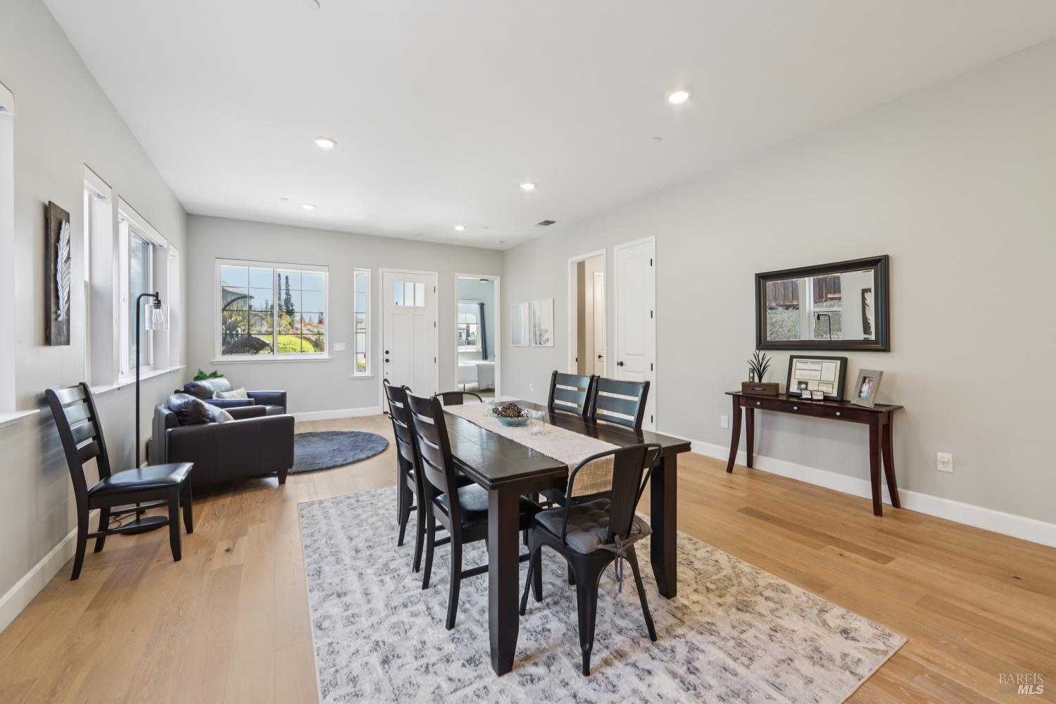 Detail Gallery Image 6 of 50 For 3675 Wyndemere Cir, Santa Rosa,  CA 95403 - 3 Beds | 3 Baths