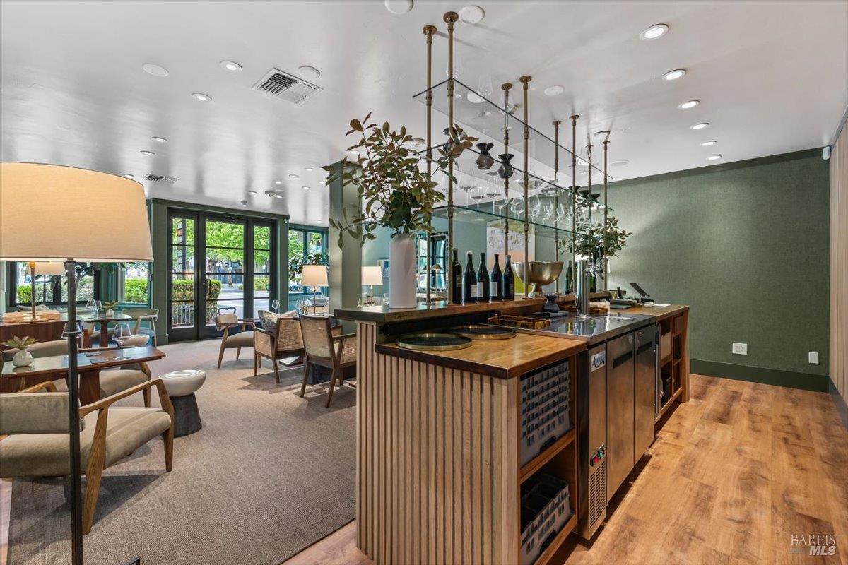 Detail Gallery Image 14 of 56 For 320 Center St, Healdsburg,  CA 95448 - – Beds | – Baths