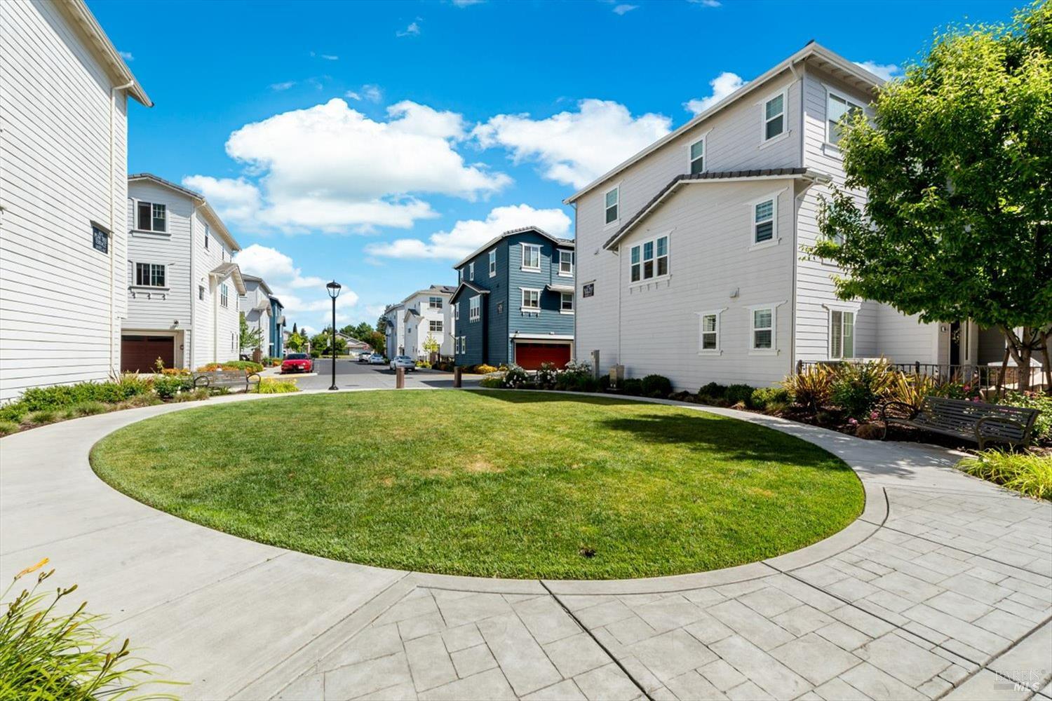 Detail Gallery Image 21 of 24 For 339 Pear Tree Ter #C,  Napa,  CA 94558 - 3 Beds | 3 Baths