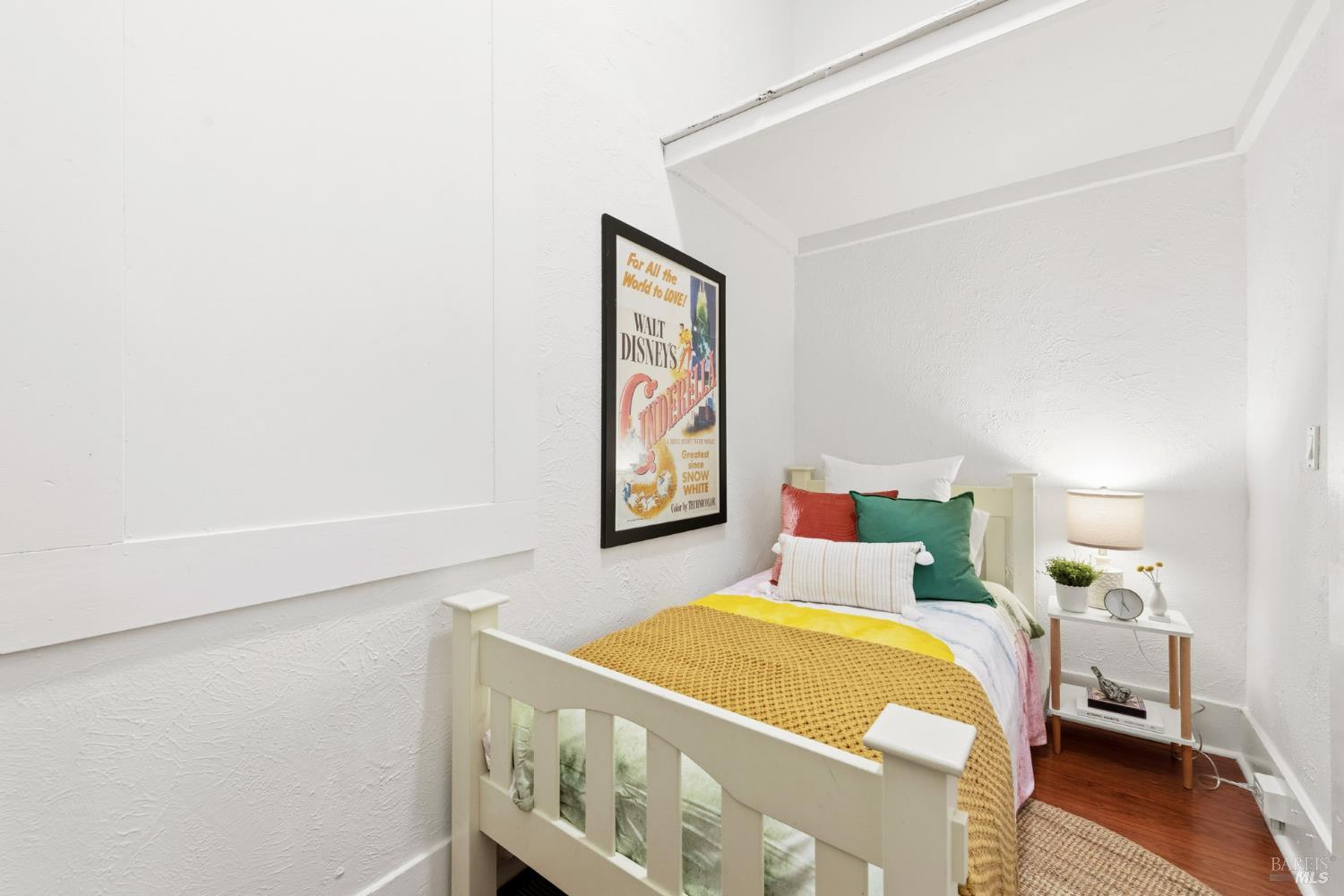 Detail Gallery Image 8 of 29 For 619 B St, San Rafael,  CA 94901 - 2 Beds | 1 Baths