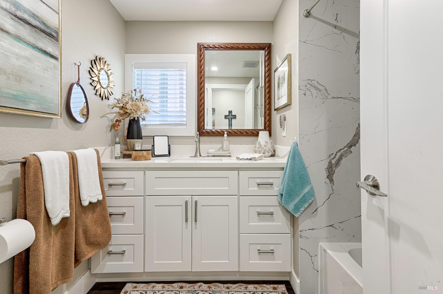 Detail Gallery Image 13 of 26 For 211 Apple Ln, Rohnert Park,  CA 94928 - 2 Beds | 2 Baths